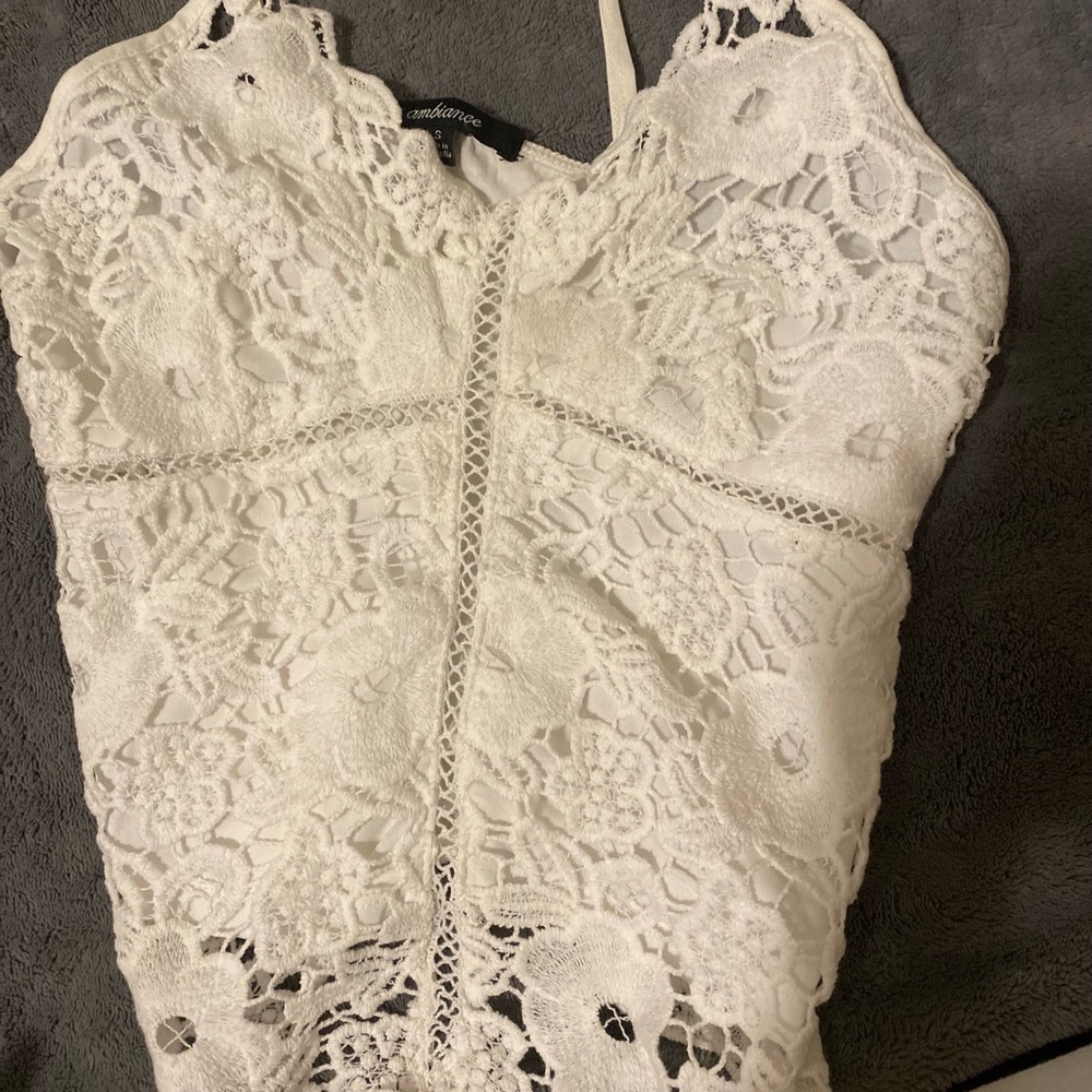 WHITE LACE TOP